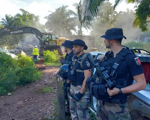 wuambushu Despentes, Ernaux, Poutou... : « Pourquoi nous nous opposons à l’opération Wuambushu à Mayotte »