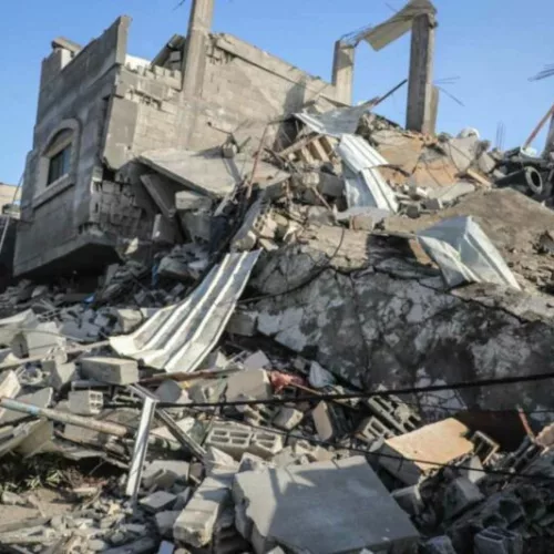 346108664 1282269765734459 7657892103236181879 n Le 5 mai, Gaza bombardée, heure par heure