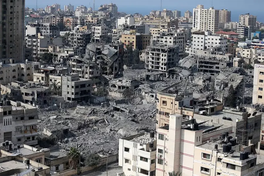 Assassinats de masse : les bombardements calculés d'Israël sur Gaza — Dévastation dans le quartier d'Al-Rimal au cœur de la ville de Gaza après un bombardement israélien, le 23 octobre 2023. (Mohammed Zaanoun/Activestills)