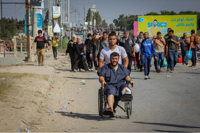 Résoudre le problème de Gaza une fois pour toutes. Palestiniens fuyant le nord de la bande de Gaza vers le sud (Photo : Atia Muhammad / Flash 90)