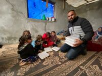 Abu Amir, le 4 janvier 2024 à Gaza : « les personnes déplacées souffrent de la pauvreté, de la faim, du froid extrême et de la pluie qui s’infiltre à l’intérieur des tentes »