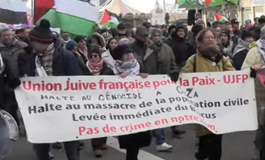 À Lyon, manifestation contre le génocide de Gaza, pour la libération du docteur Hussam le 11 janvier 2025 3 LyonUJFP À Lyon, manifestation contre le génocide de Gaza, pour la libération du docteur Hussam le 11 janvier 2025