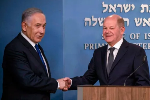 GettyImages 2084796305 scaled e1712056851831 L’Allemagne et Israël : de la responsabilité historique à la complicité criminelle