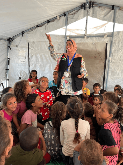 À Gaza, la survie continue, la solidarité aussi… c’est le soumoud ! 3 À Gaza c’est le soumoud. Photo de une classe