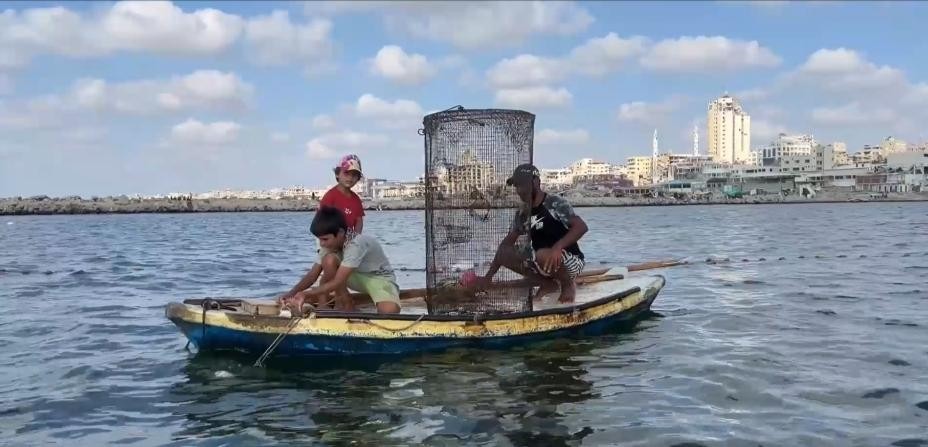 Une image contenant texte, ciel, Logiciel multimédia, bateau  Le contenu généré par l’IA peut être incorrect.