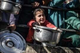gazafamine2 À Gaza le génocide se déroule sous nos yeux. Exigeons des sanctions contre Israël pour que cela cesse. Nous sommes tous responsables, agissons !