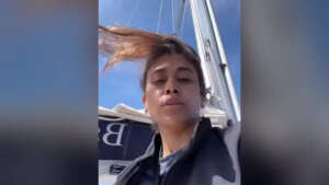 Rimamigrants Rima Hassan, en route pour Gaza, raconte avoir sauvé quatre migrants soudanais avec son bateau