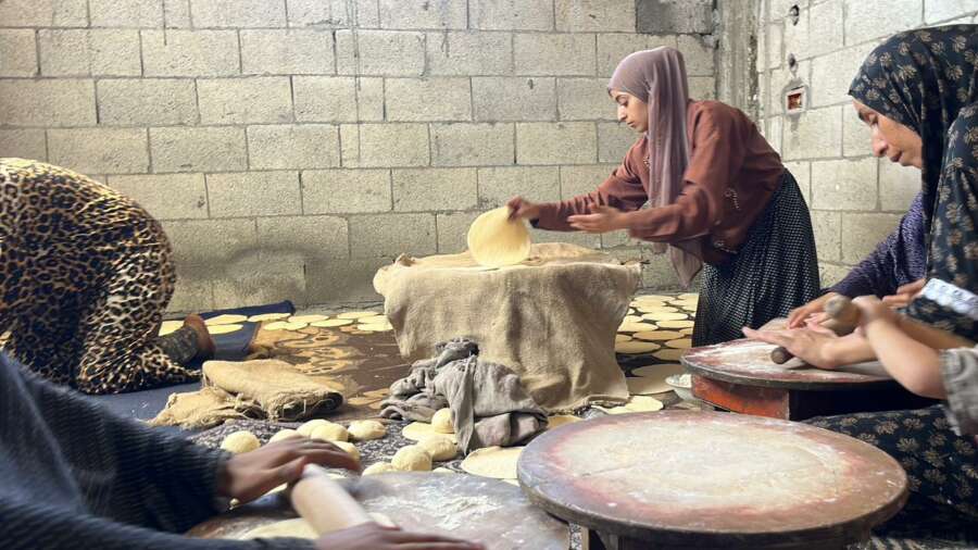 Témoignage d'Abu Amir, le 1er juillet 2025 – Quand le pain devient un vœu 6 Abu Amir 1 7 25 Distribution de pain 5 IMG 3823 Témoignage d'Abu Amir, le 1er juillet 2025 – Quand le pain devient un vœu