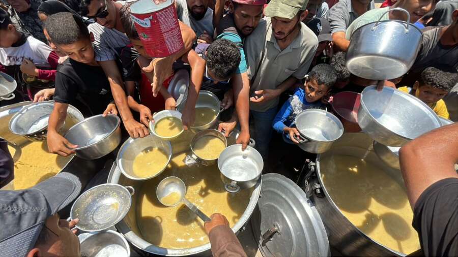 Témoignage d'Abu Amir, le 13 juillet 2025 – Une injustice persistante à Gaza fait face aux efforts humanitaires persistants des équipes UJFP 4 Abu Amir 13 7 25 Aide alimentaire 4 IMG 4088 Témoignage d'Abu Amir, le 13 juillet 2025 – Une injustice persistante à Gaza fait face aux efforts humanitaires persistants des équipes UJFP
