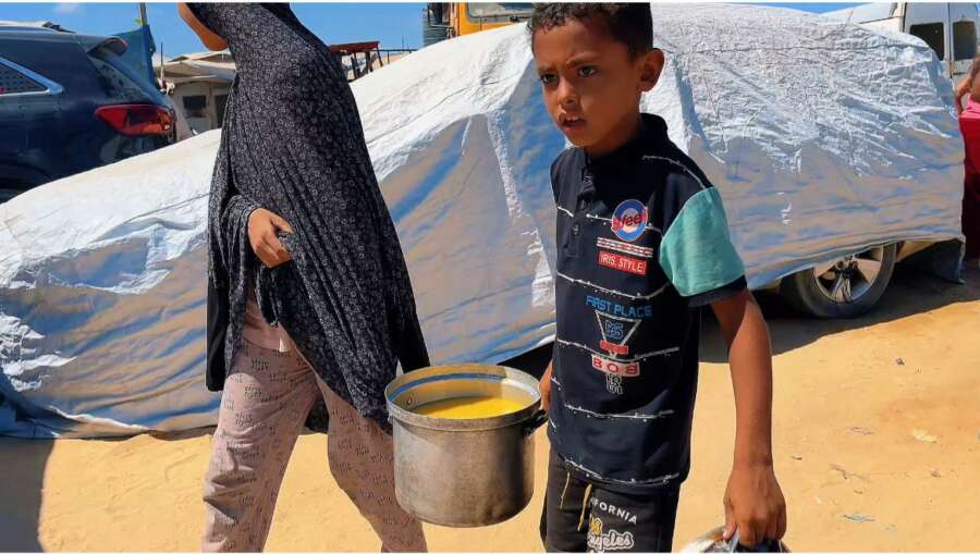 Témoignage d'Abu Amir, le 13 juillet 2025 – Une injustice persistante à Gaza fait face aux efforts humanitaires persistants des équipes UJFP 5 Abu Amir 13 7 25 aide alimentaire 3 Témoignage d'Abu Amir, le 13 juillet 2025 – Une injustice persistante à Gaza fait face aux efforts humanitaires persistants des équipes UJFP