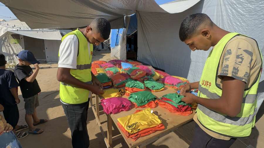 Témoignage d'Abu Amir, le 16 juillet 2025 – Distribution de vêtements d’été aux enfants des paysans du camp Al-Sumud 2 Abu Amir 16 7 25 Distribution de vetements enfants 1 IMG 4143 Témoignage d'Abu Amir, le 16 juillet 2025 – Distribution de vêtements d’été aux enfants des paysans du camp Al-Sumud