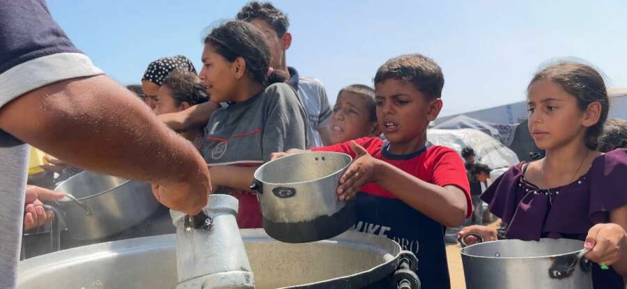 Témoignage d'Abu Amir, le 17 juillet 2025 – Faim, mort, déplacement dans un silence mondial accablant 4 Abu Amir 16 7 25 distribution alimentaire 3 IMG 4369 Témoignage d'Abu Amir, le 17 juillet 2025 – Faim, mort, déplacement dans un silence mondial accablant
