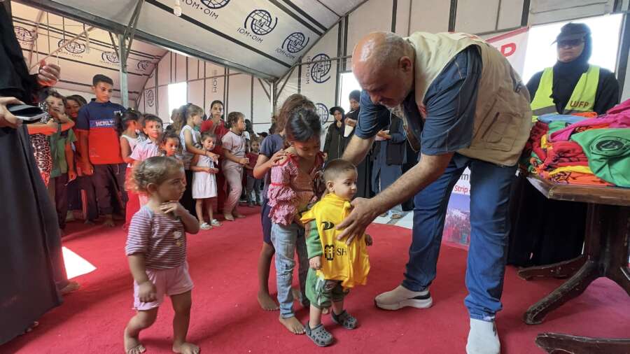 Témoignage d'Abu Amir, le 19 juillet 2025 – Distribution de vêtements d’été pour des enfants orphelins en pleine famine 2 Abu Amir 19 7 25 distribution vetements enfants 2 IMG 4235 Témoignage d'Abu Amir, le 19 juillet 2025 – Distribution de vêtements d’été pour des enfants orphelins en pleine famine