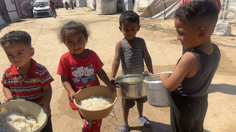 Témoignage d'Abu Amir, le 21 septembre 2025 - Rapport élargi sur la situation humanitaire dans le sud de la bande de Gaza et les activités de secours de l’UJFP 3 Abu Amir 21 9 25 Aide alimentaire 4 IMG 0657 Témoignage d'Abu Amir, le 21 septembre 2025 - Rapport élargi sur la situation humanitaire dans le sud de la bande de Gaza et les activités de secours de l’UJFP