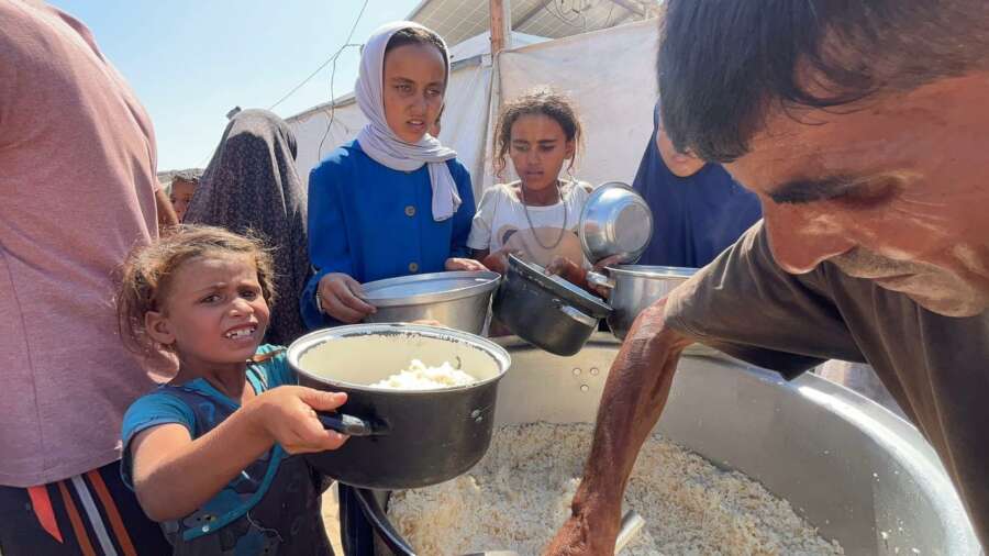 Abu Amir 8 9 25 aide alimentaire et repas chauds IMG 0249 Témoignage d'Abu Amir, le 13 septembre 2025 - Gaza entre déplacement et faim : des repas chauds redonnent vie au cœur de la tragédie