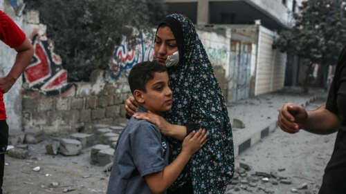 gaza mere et enfant Témoignage d’Abu Amir, le 29 octobre 2025 - Quand les enfants se cachent dans les bras de leurs mères et que la mort s’éveille