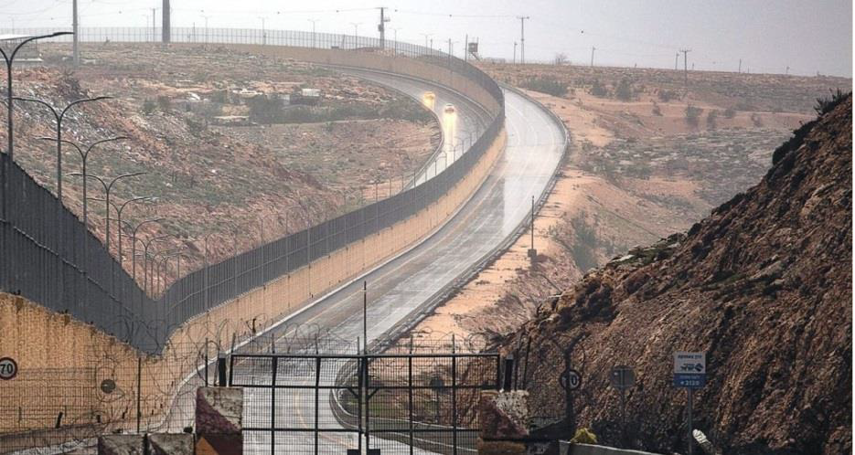 Nouvelle route de l’apartheid inaugurée le 10 janvier 2019 en Cisjordanie occupée, au Nord Est de Jérusalem