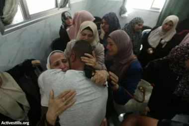 sedefendre Les Palestiniens ont un droit absolu à se défendre