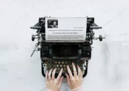 communique machine a ecrire 2048x1438 1 jpg Un crime policier odieux et une colère légitime