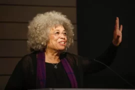 Angela DaV jpg Message d'Angela Davis pour la réunion du 6 décembre annulée