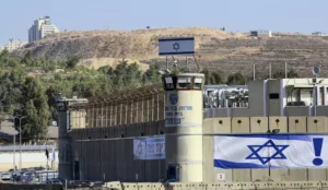 GL Gideon Levy : "Quand Israël maltraite les otages qu'il détient"