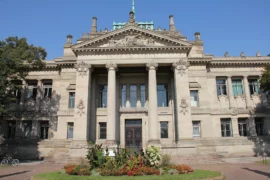 palais justice S.Eberhard jpg À Strasbourg, rassemblement de soutien à Perrine Olff