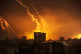 smoke Israël a largué 65 000 tonnes de bombes sur Gaza en 89 jours