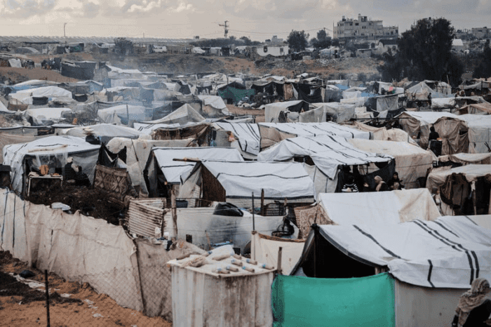 word image 60965 1 Noyés dans le désespoir au milieu d'une mer de tentes