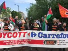 Forte mobilisation de militant-e-s à l’Assemblée Générale de Carrefour le 24 mai 2024 à Aubervilliers. 10 Boycott carrefour Forte mobilisation de militant-e-s à l’Assemblée Générale de Carrefour le 24 mai 2024 à Aubervilliers.