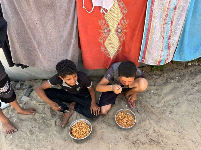 repas 4 mai 10 Témoignage de Abu Amir le 9 mai : "Exacerber la catastrophe humanitaire"