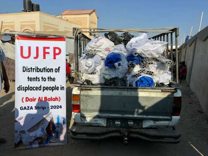 Abu Amir 9 juillet 2 distribution de tentes aux persones deplacees sans abri 3 Témoignage d'Abu Amir, le 9 juillet au soir concernant le sort des personnes déplacées sans abri