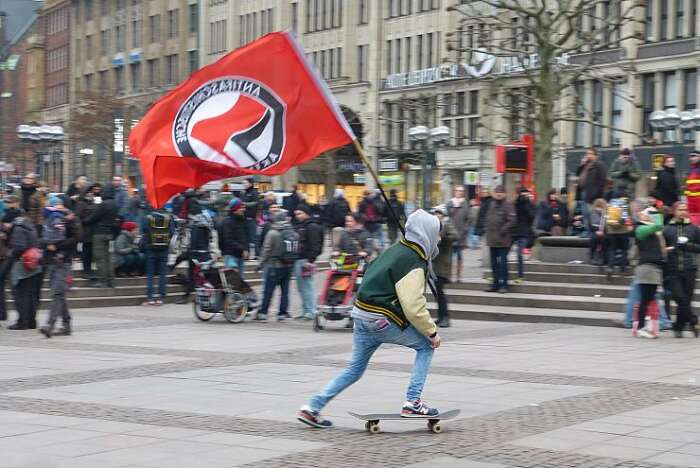 antifascisme La lutte contre le fascisme et le racisme est une nécessité vitale