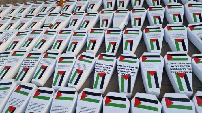 tombes Gaza Dédié à nos proches qui nous ont quittés et qui sont toujours dans nos cœurs.