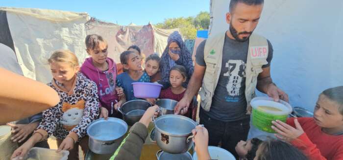Abu Amir 26 10 24 distrib2 1 Témoignage d'Abu Amir, le 26 octobre 2024 : importance de l'organisation dans un camp de déplacés pour retisser le lien social de façon structurelle