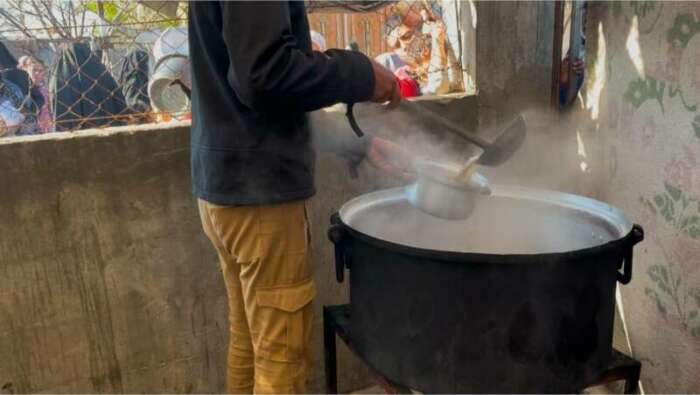 Abu Amir 3 01 25 aide alimentaireIMG 4652 Témoignage d'Abu Amir, le 3 janvier 2025 – Le programme alimentaire dans le camp des agriculteurs de la région de Mawassi – Khan Younis début janvier 2025