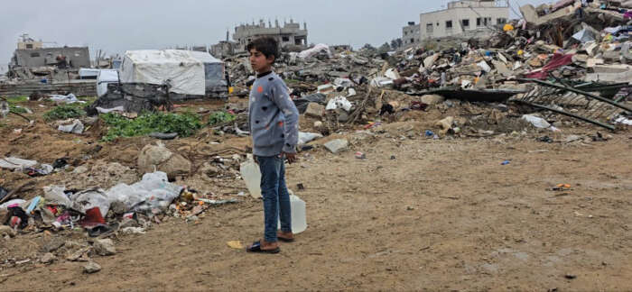 Abu Amir 10 2 25 distribution eau nord gaza IMG 7172 Témoignage d'Abu Amir, le 10 février – Nord de Gaza une crise de l’eau dans un contexte de destruction totale