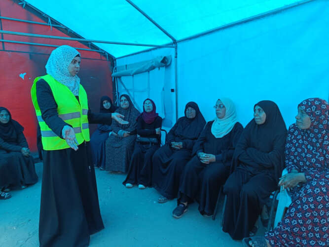 Abu Amir 27 3 25 Atelier psy femmes IMG 9265 Compte-rendu d'activités - semaine du 22 au 29 mars 2025 – Comment porter nos enfants dans la tempête ? Sous une tente de mots, soutien psychologique nécessaire