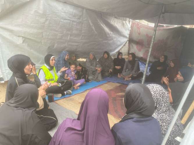 Abu Amir 24 4 25 atelier psy femmes Témoignage d'Abu Amir, le 25 avril 2025 – Comment trouver le calme et l’intimité sous une tente ?