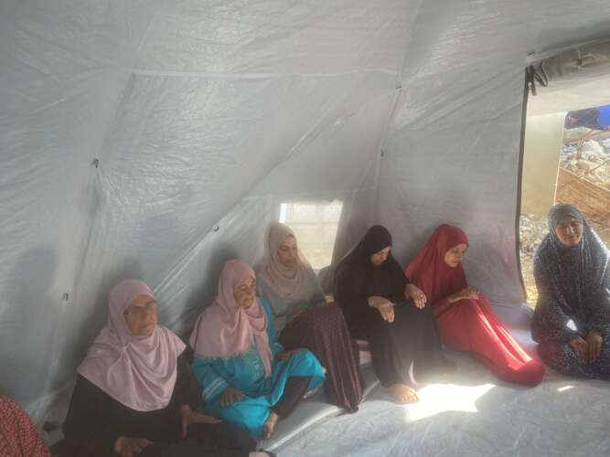 IMG 2738 Témoignage d'Abu Amir, le 8 juin 2025 – Des femmes fatiguées, fragiles mais capables de se relever – Au cœur des souffrances quotidiennes vécues par les habitants déplacés