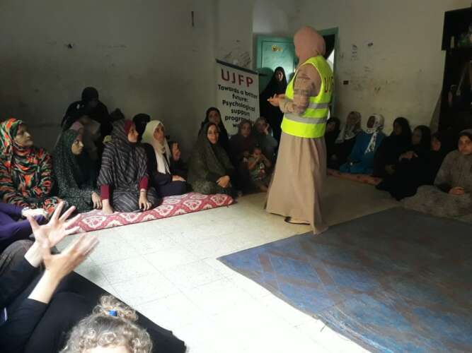 Abu Amir 17 7 25 Atelier psy femmes 2 IMG 4385 Témoignage d'Abu Amir, le 18 juillet 2025 – Gaza, nos pas, nos racines : soutien psychologique à Deir-al Balah