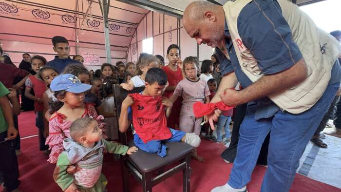 Abu Amir 19 7 25 distirbution vetements enfants IMG 4224 Témoignage d'Abu Amir, le 19 juillet 2025 – Distribution de vêtements d’été pour des enfants orphelins en pleine famine