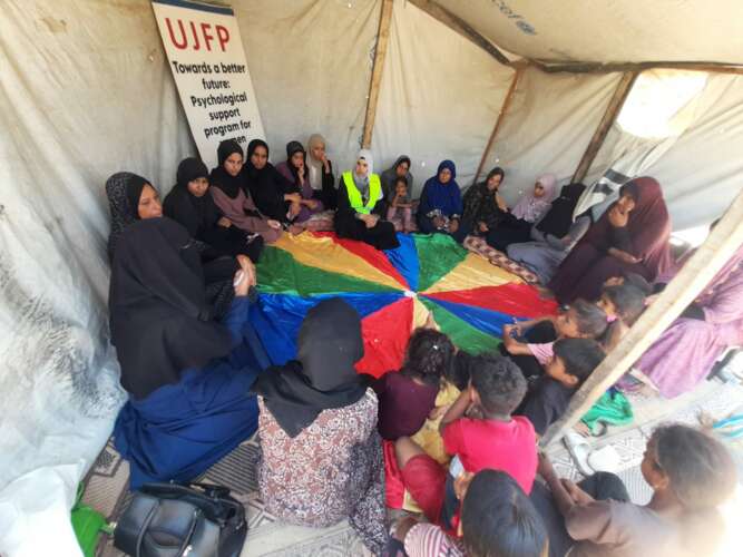 Abu Amir 24 7 25 atelier soutien psychologique 25 7 25 IMG 4534 Témoignage d'Abu Amir, le 25 juillet 2025 - Ateliers de soutien psychologique dans le camp Al-Durra