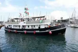 flottille global sumud MISE À JOUR DE MISSION : LA FLOTTILLE GLOBALE SUMUD PREND LA MER DEPUIS L’ITALIE, LA TUNISIE ET LA GRÈCE POUR S’UNIR DANS LES EAUX INTERNATIONALES