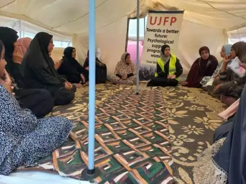 Abu Amir 8 novembre 2025 atelier psy IMG 3290 Témoignage d'Abu Amir - Au bord de la vie : Récit de deux ateliers de soutien psychologique pour les femmes : entre la douleur du déplacement et l’espoir de survivre le  8 novembre 2025, un espace sûr pour les femmes le 9 novembre 2025