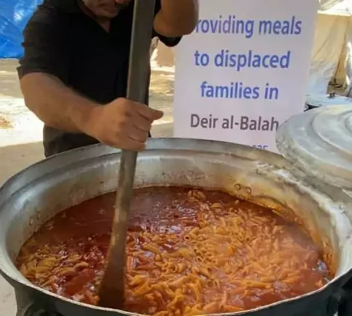 Abu Amir 9 11 25 aide alimentaire IMG 3431 scaled 1 800x450.jpg Témoignage d'Abu Amir, le 9 novembre 2025 - Jusqu'à la dernière marmite : un repas qui donne vie