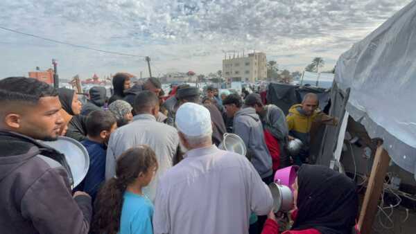 Témoignage d'Abu Amir, le 27 décembre 2025 - Gaza la guerre ne s’est pas arrêtée, l’action humanitaire non plus ! 1 distribution alimentaire jour de noel 25 IMG 5959 Témoignage d'Abu Amir, le 27 décembre 2025 - Gaza la guerre ne s’est pas arrêtée, l’action humanitaire non plus !