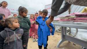 Abu Amir 28 1 26 aide humanitaire IMG 8936 Témoignage d'Abu Amir, le 28 janvier 2026 - Un hiver au chaud, de petits manteaux pour les enfants de Gaza