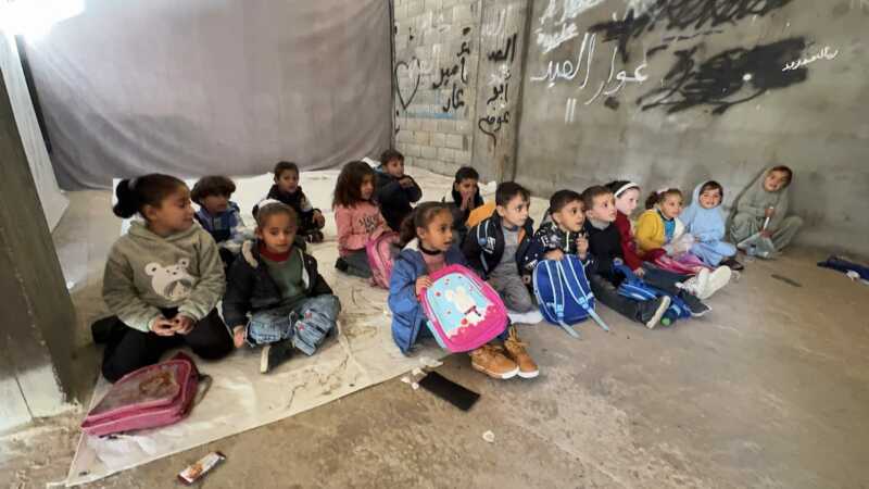 Abu Amir 4 1 26 aide educative PHOTOTHÈQUE DE l'UJFP À GAZA