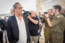 bakri Jusqu’à son dernier jour, Mohammad Bakri aura résisté