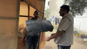 Témoignage d'Abu Amir, le 17 février 2026 - Continuité de l’initiative Un hiver au chaud 11 Abu Amir 17 2 26 aide humanitaire IMG 9594 scaled 1 Témoignage d'Abu Amir, le 17 février 2026 - Continuité de l’initiative Un hiver au chaud